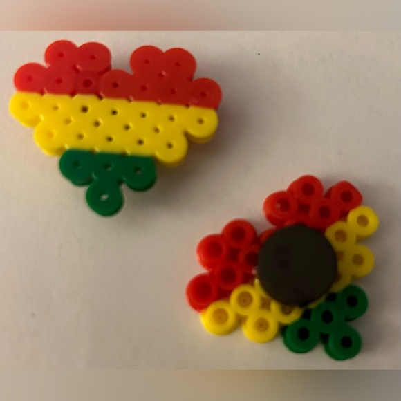 Magnets - Picture 2 of 4